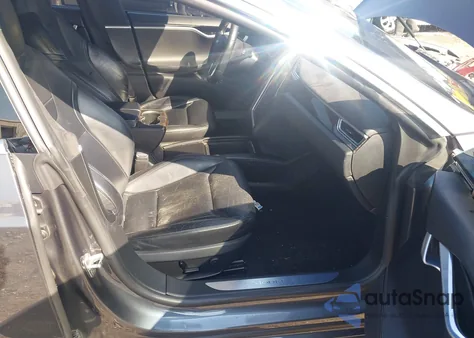 2016 Tesla Model S 60/70/75/85 z USA, uszkodzony, nr VIN 5YJSA1E1XGF136953